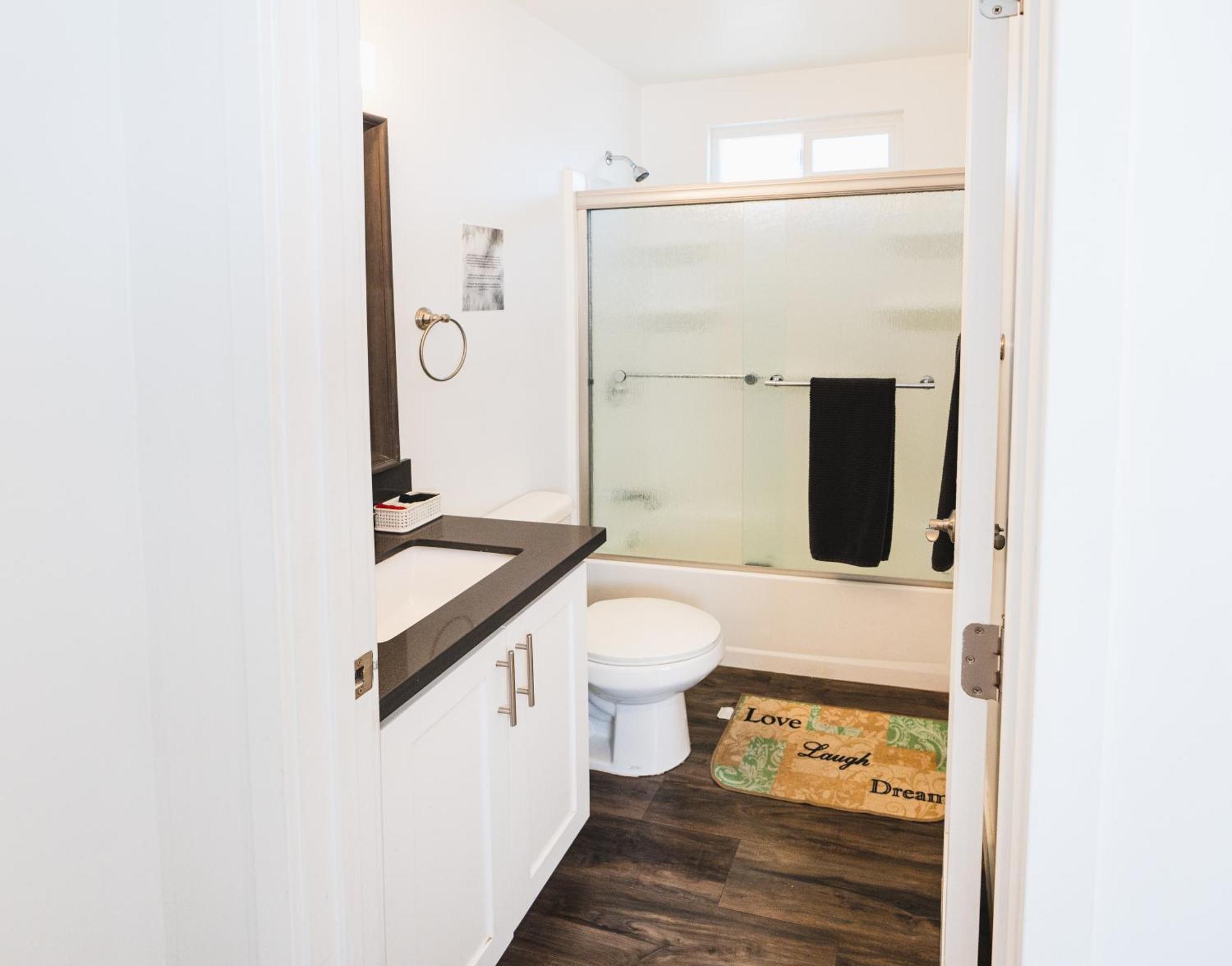 Spacious One-bedroom With Dining Area & Gated Parking *