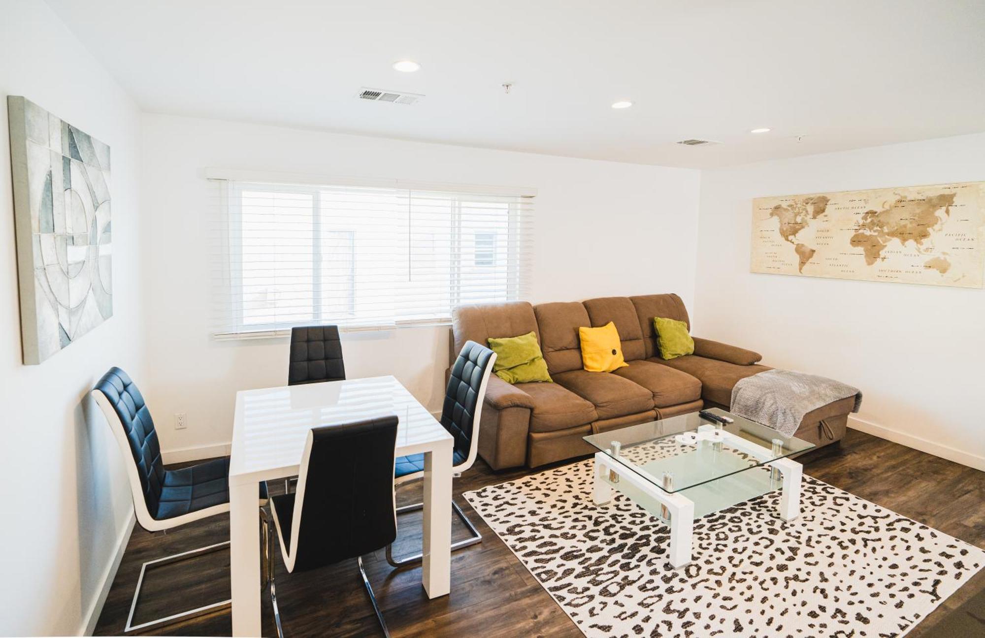 Spacious One-bedroom With Dining Area & Gated Parking